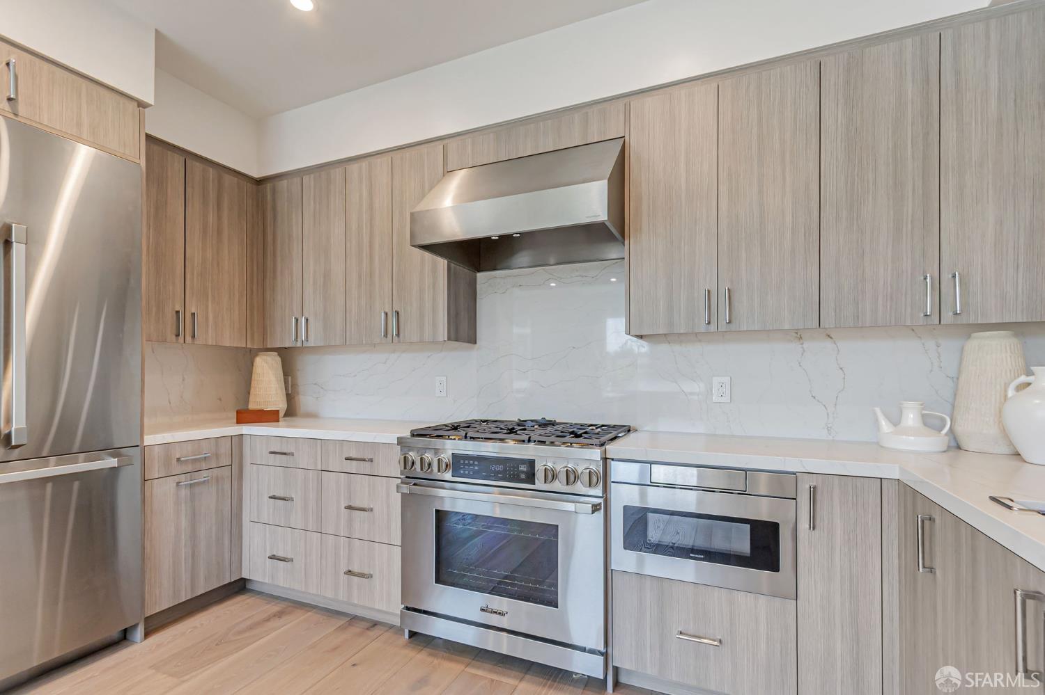 Detail Gallery Image 8 of 41 For 425 First St #21,  Los Altos,  CA 94022 - 2 Beds | 2 Baths