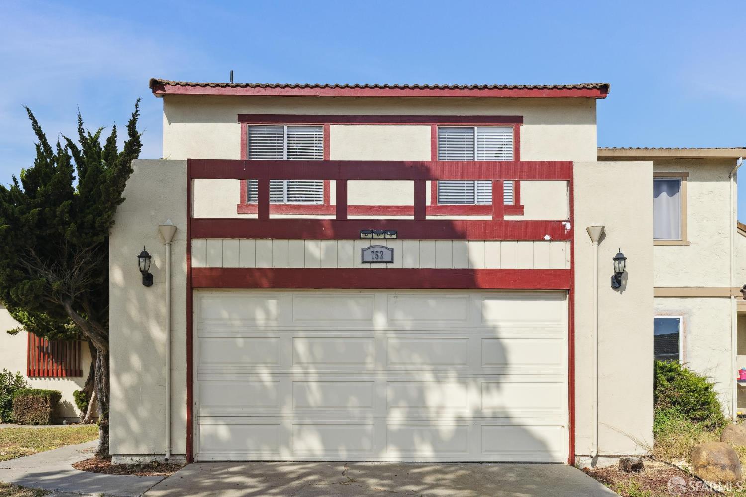 Detail Gallery Image 4 of 28 For 752 Alvarado Dr, Salinas,  CA 93907 - 3 Beds | 2 Baths