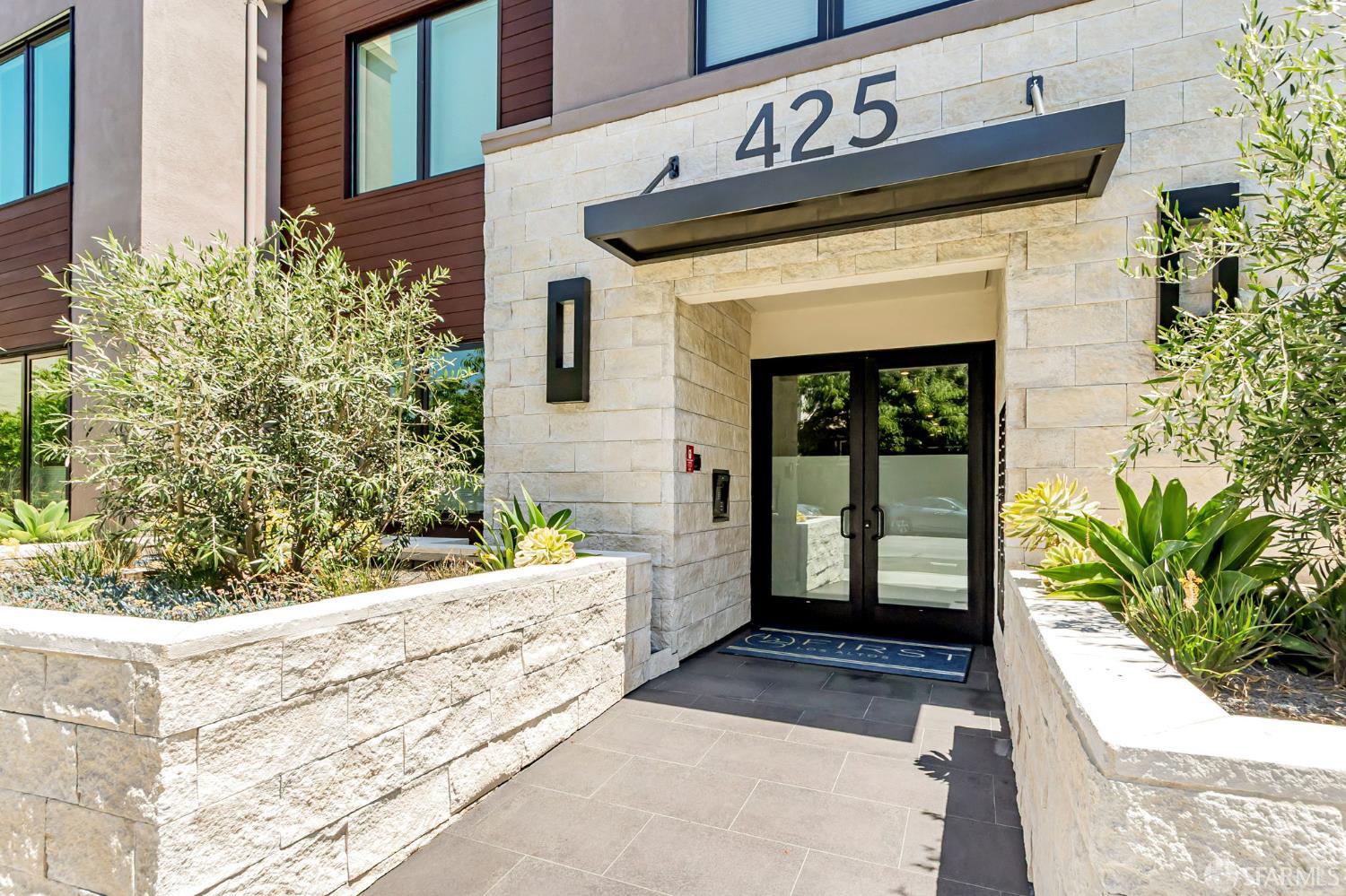 Detail Gallery Image 34 of 43 For 425 First St #24,  Los Altos,  CA 94022 - 2 Beds | 2/1 Baths