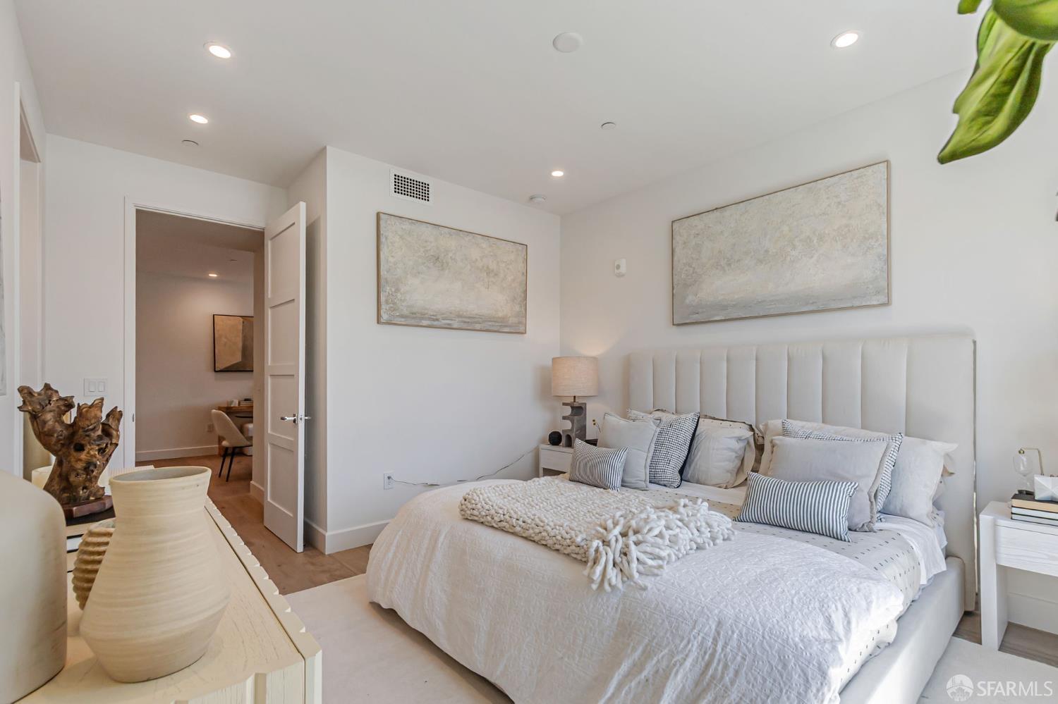 Detail Gallery Image 19 of 43 For 425 First St #24,  Los Altos,  CA 94022 - 2 Beds | 2/1 Baths