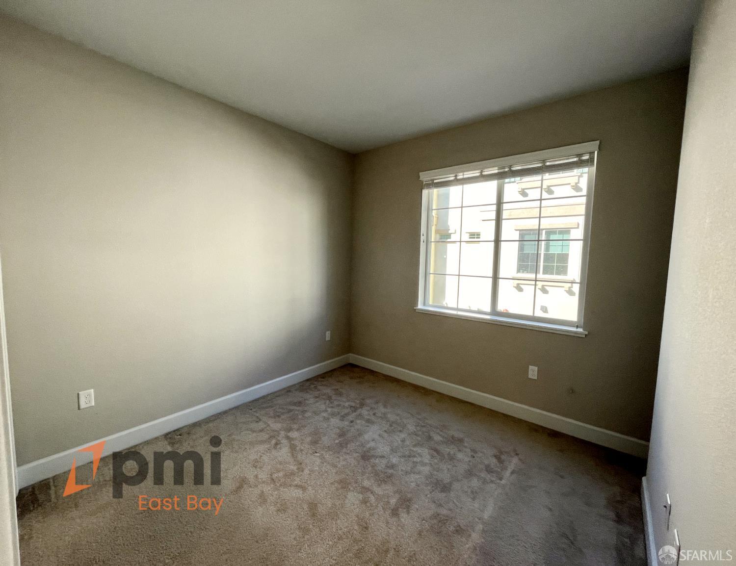 Detail Gallery Image 6 of 11 For 221 Laurel Knoll Dr, Martinez,  CA 94553 - 3 Beds | 3 Baths