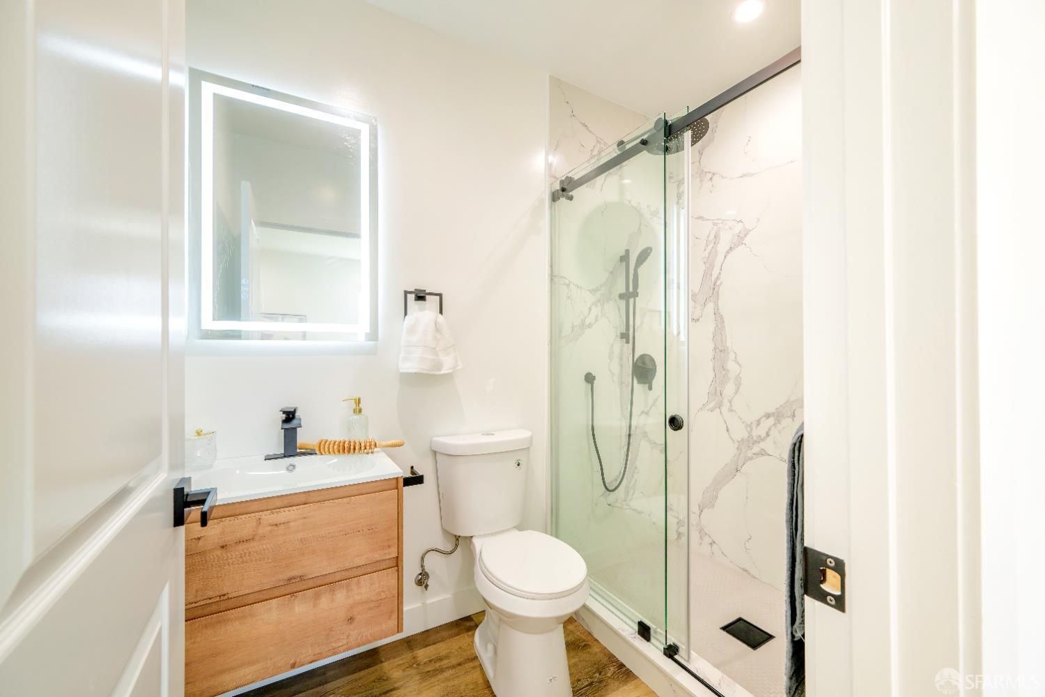 Detail Gallery Image 38 of 49 For 161 Laura St, San Francisco,  CA 94112 - 3 Beds | 3 Baths