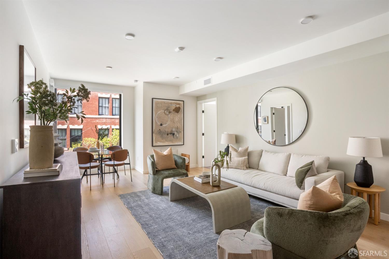 Photo #3: 425054568 Listing 