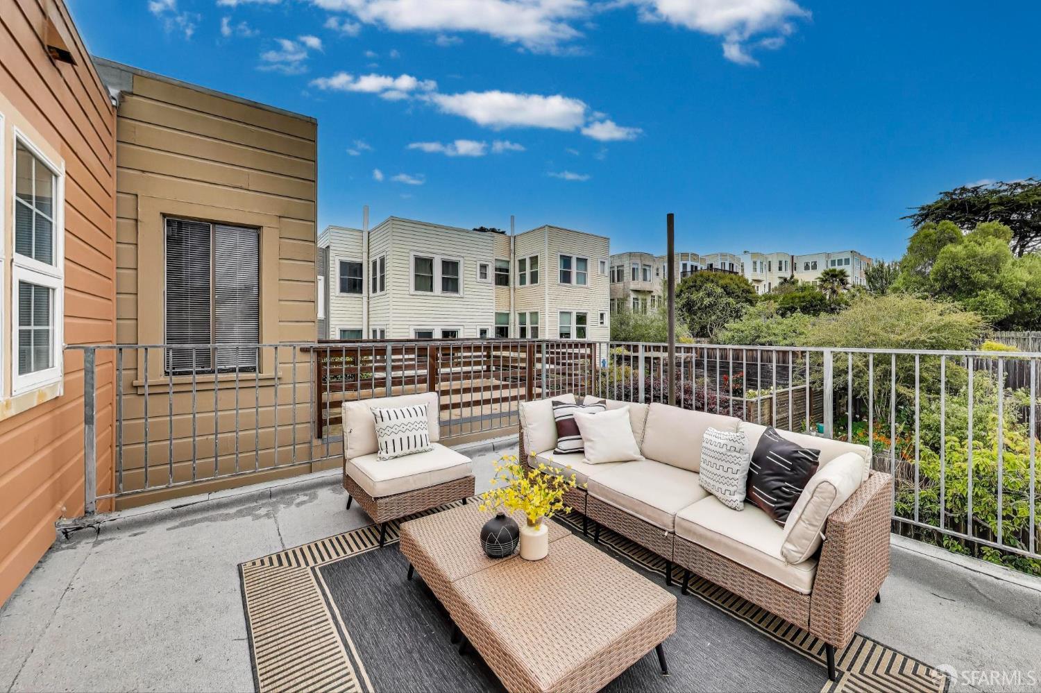 Detail Gallery Image 45 of 57 For 2826 Cabrillo St, San Francisco,  CA 94121 - 5 Beds | 5/1 Baths