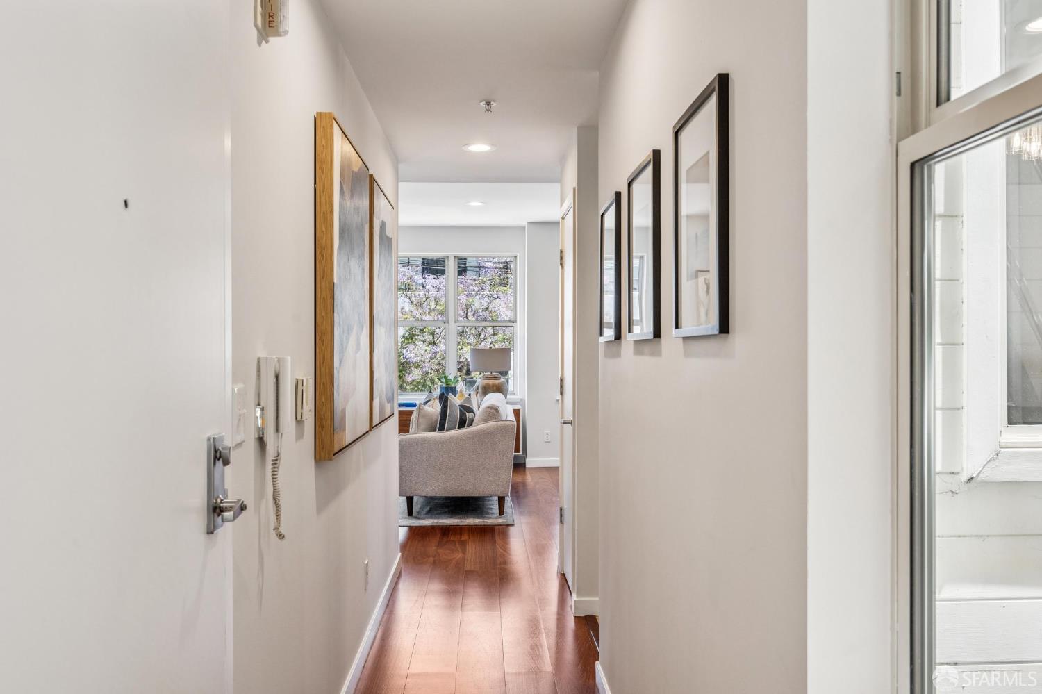 Detail Gallery Image 4 of 52 For 364 Shotwell St #101,  San Francisco,  CA 94110 - 3 Beds | 2 Baths