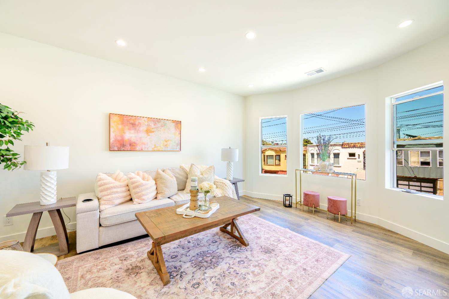 Detail Gallery Image 6 of 49 For 161 Laura St, San Francisco,  CA 94112 - 3 Beds | 3 Baths