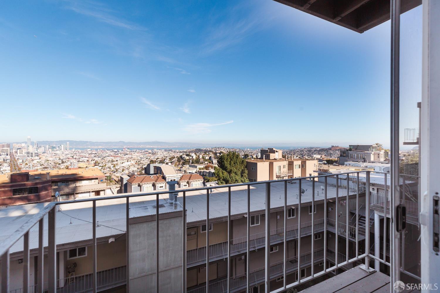 Detail Gallery Image 13 of 18 For 646 Corbett Ave #605,  San Francisco,  CA 94114 - 1 Beds | 1 Baths