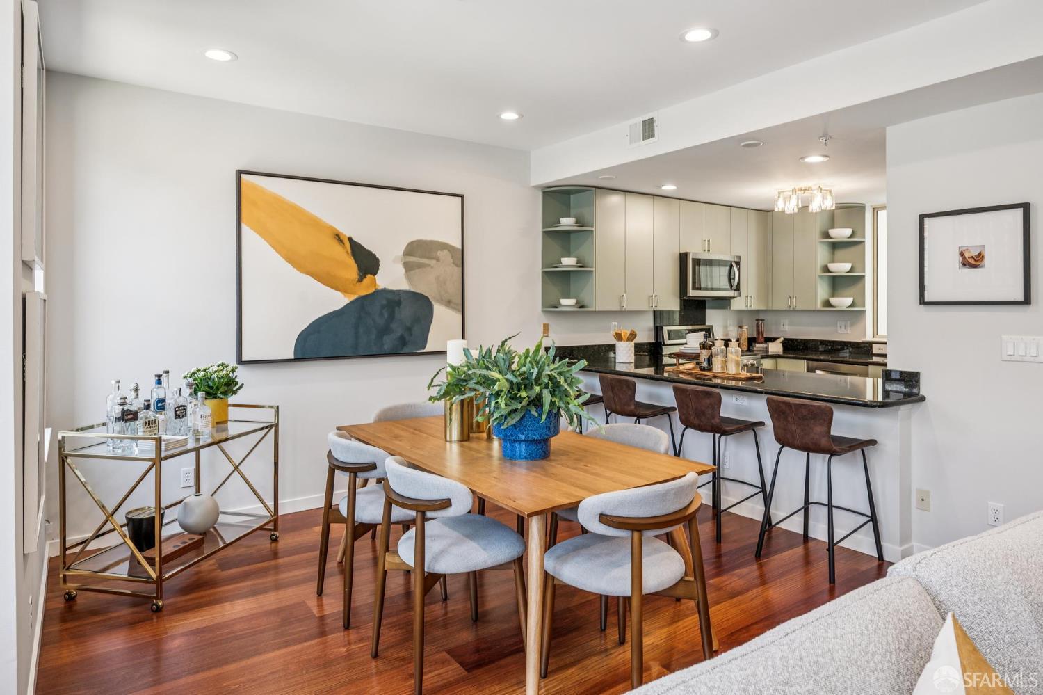 Detail Gallery Image 9 of 52 For 364 Shotwell St #101,  San Francisco,  CA 94110 - 3 Beds | 2 Baths