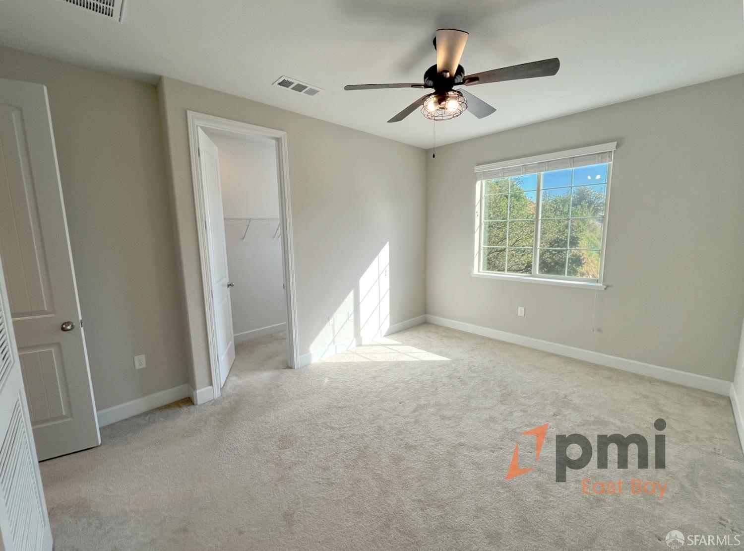 Detail Gallery Image 9 of 11 For 221 Laurel Knoll Dr, Martinez,  CA 94553 - 3 Beds | 3 Baths