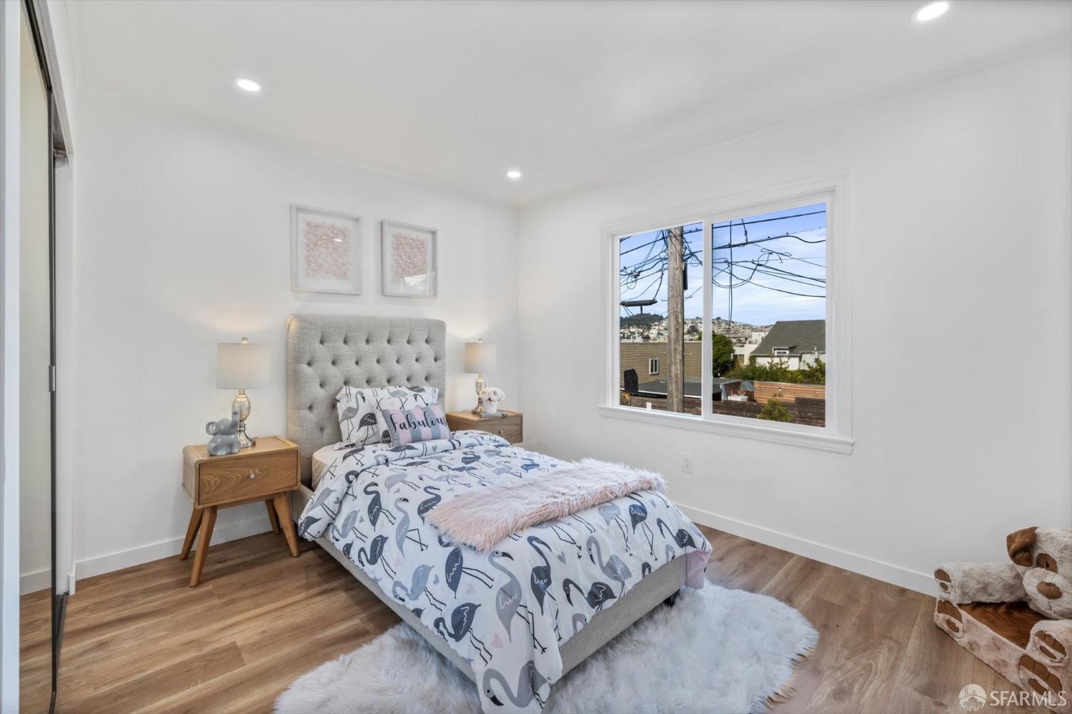 Detail Gallery Image 13 of 48 For 107 Venus St, San Francisco,  CA 94124 - 3 Beds | 2 Baths