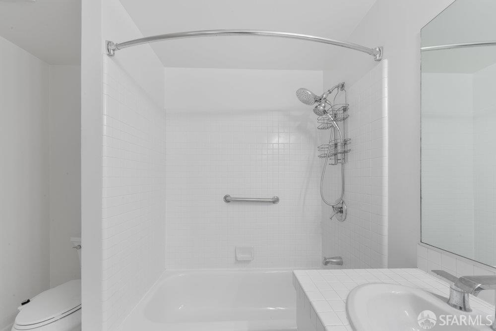 Photo #17: 425045933 Listing: Photo #17