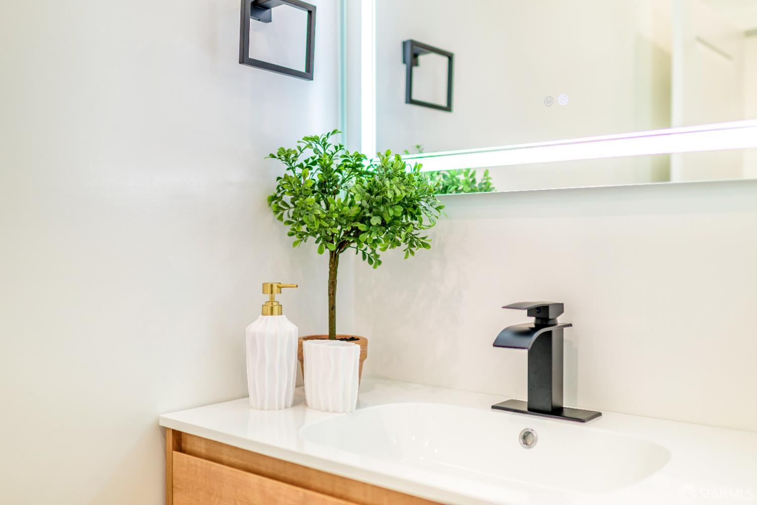 Detail Gallery Image 37 of 49 For 161 Laura St, San Francisco,  CA 94112 - 3 Beds | 3 Baths