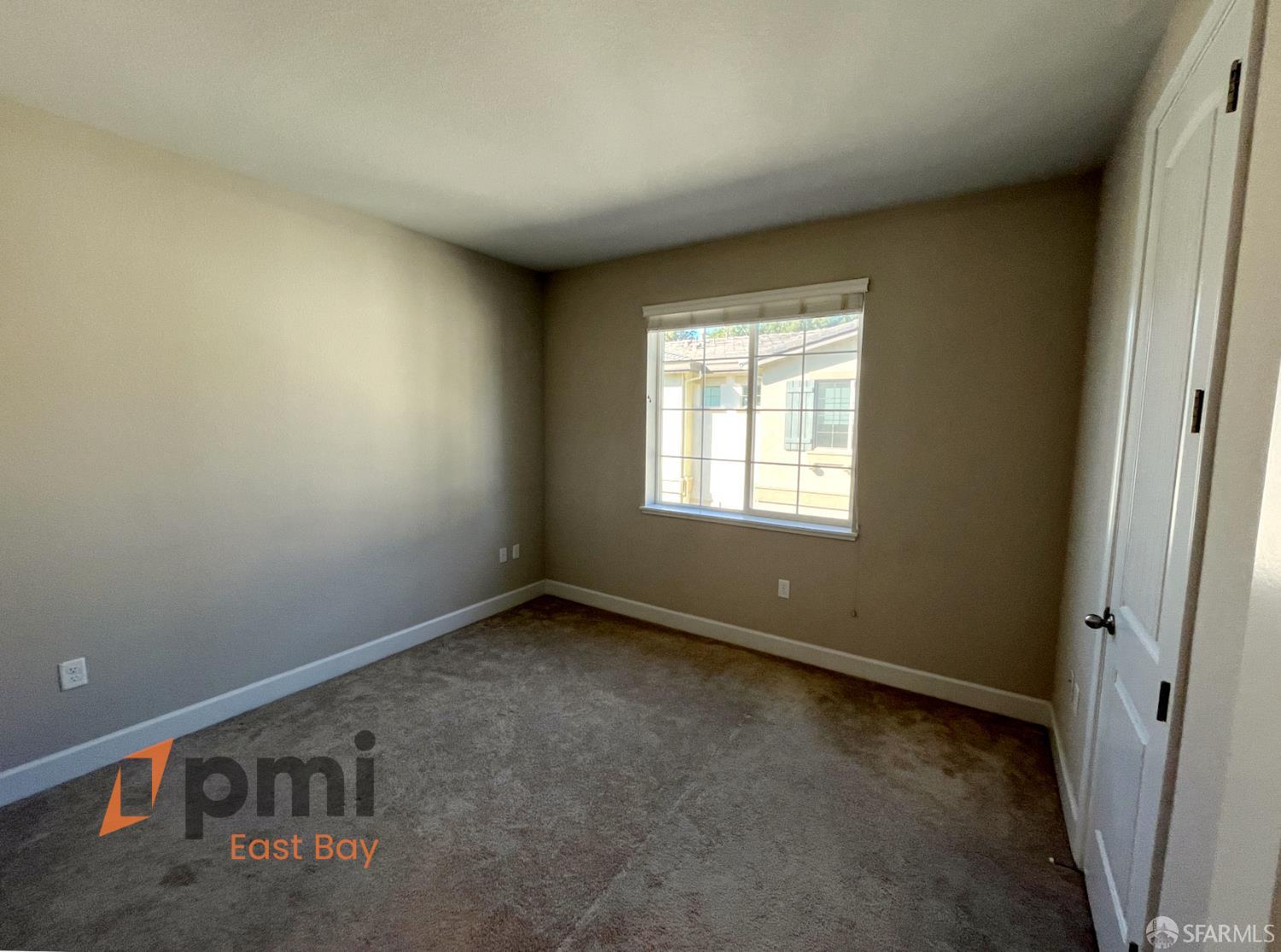 Detail Gallery Image 7 of 11 For 221 Laurel Knoll Dr, Martinez,  CA 94553 - 3 Beds | 3 Baths