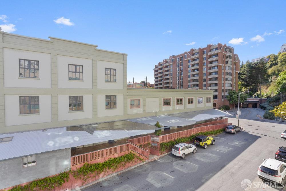 Photo #11: 425045933 Listing: Photo #11