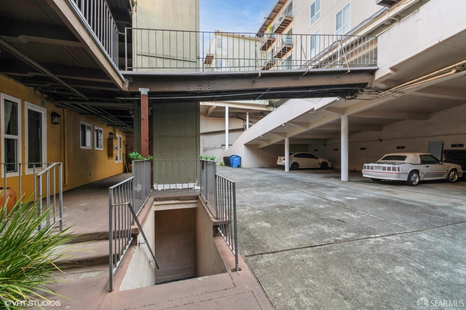 Detail Gallery Image 18 of 18 For 646 Corbett Ave #605,  San Francisco,  CA 94114 - 1 Beds | 1 Baths