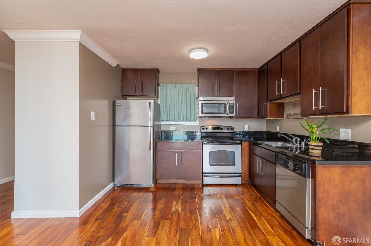 Detail Gallery Image 4 of 18 For 646 Corbett Ave #605,  San Francisco,  CA 94114 - 1 Beds | 1 Baths