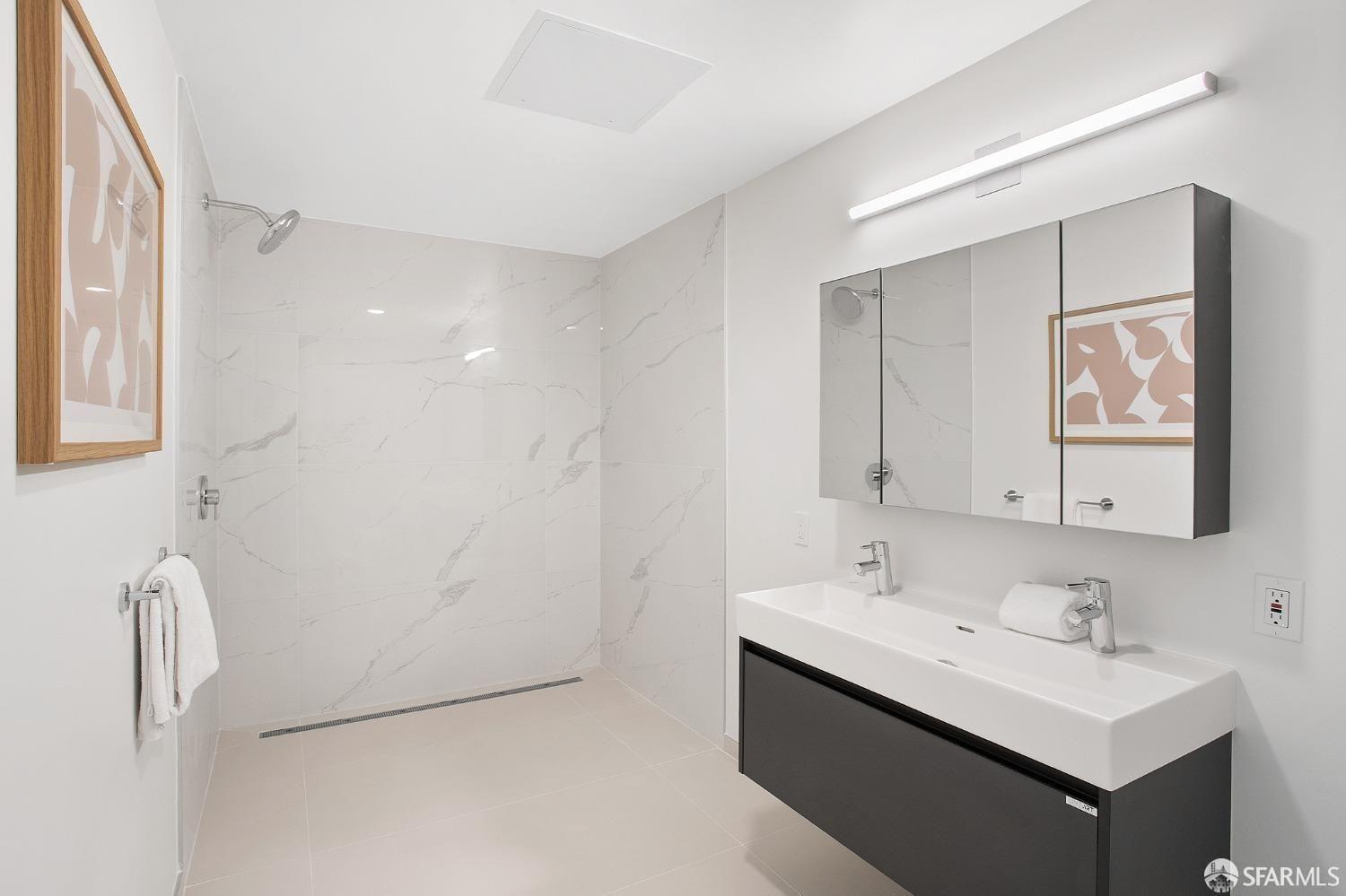 Detail Gallery Image 8 of 20 For 915 North Point St #J3,  San Francisco,  CA 94109 - 3 Beds | 2 Baths