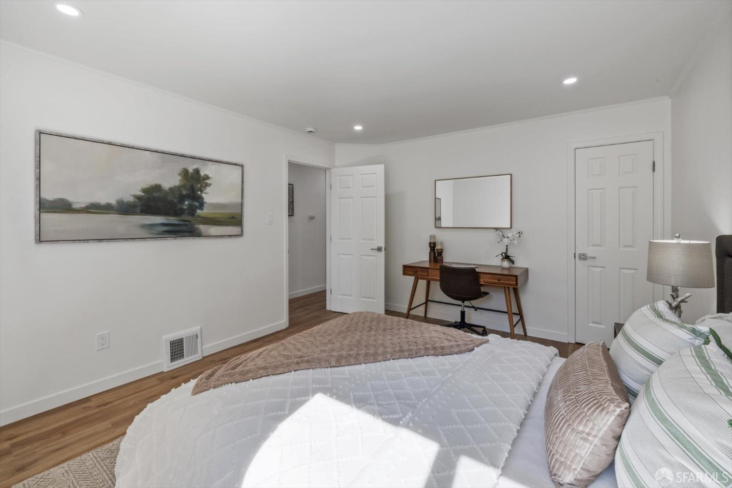 Detail Gallery Image 11 of 48 For 107 Venus St, San Francisco,  CA 94124 - 3 Beds | 2 Baths