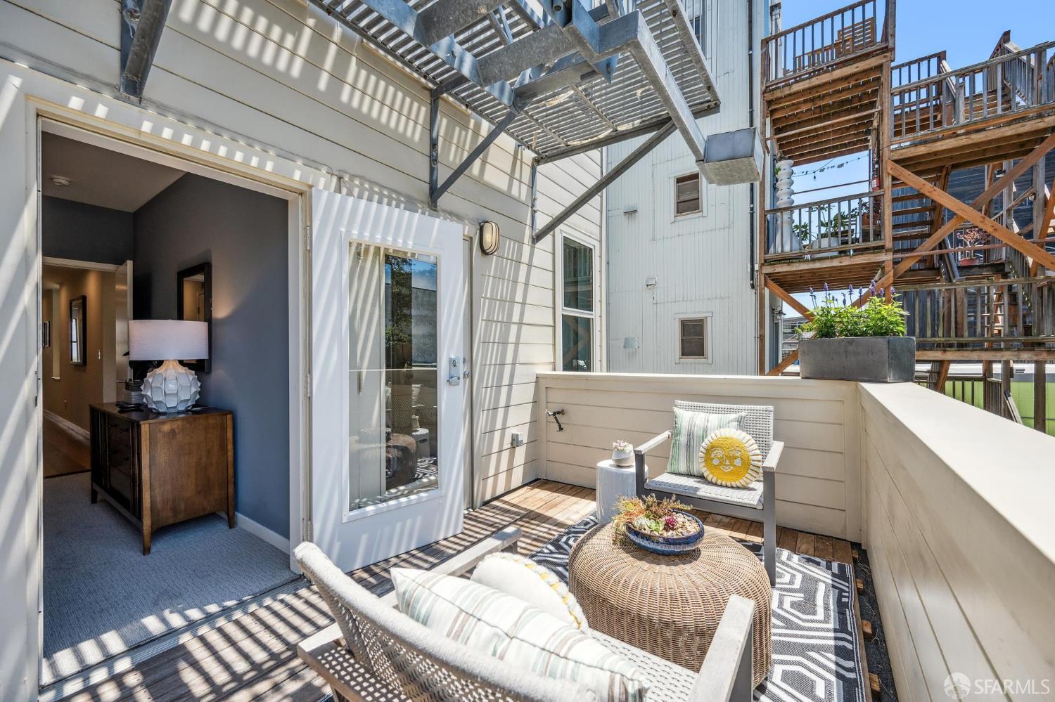 Detail Gallery Image 29 of 52 For 364 Shotwell St #101,  San Francisco,  CA 94110 - 3 Beds | 2 Baths
