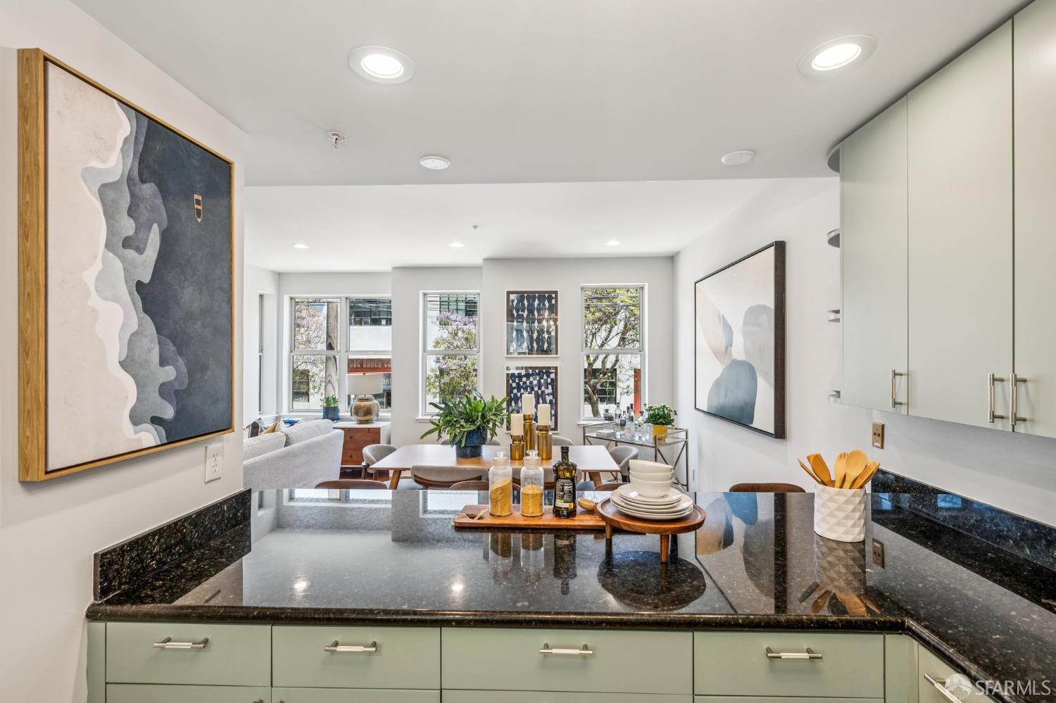 Detail Gallery Image 21 of 52 For 364 Shotwell St #101,  San Francisco,  CA 94110 - 3 Beds | 2 Baths