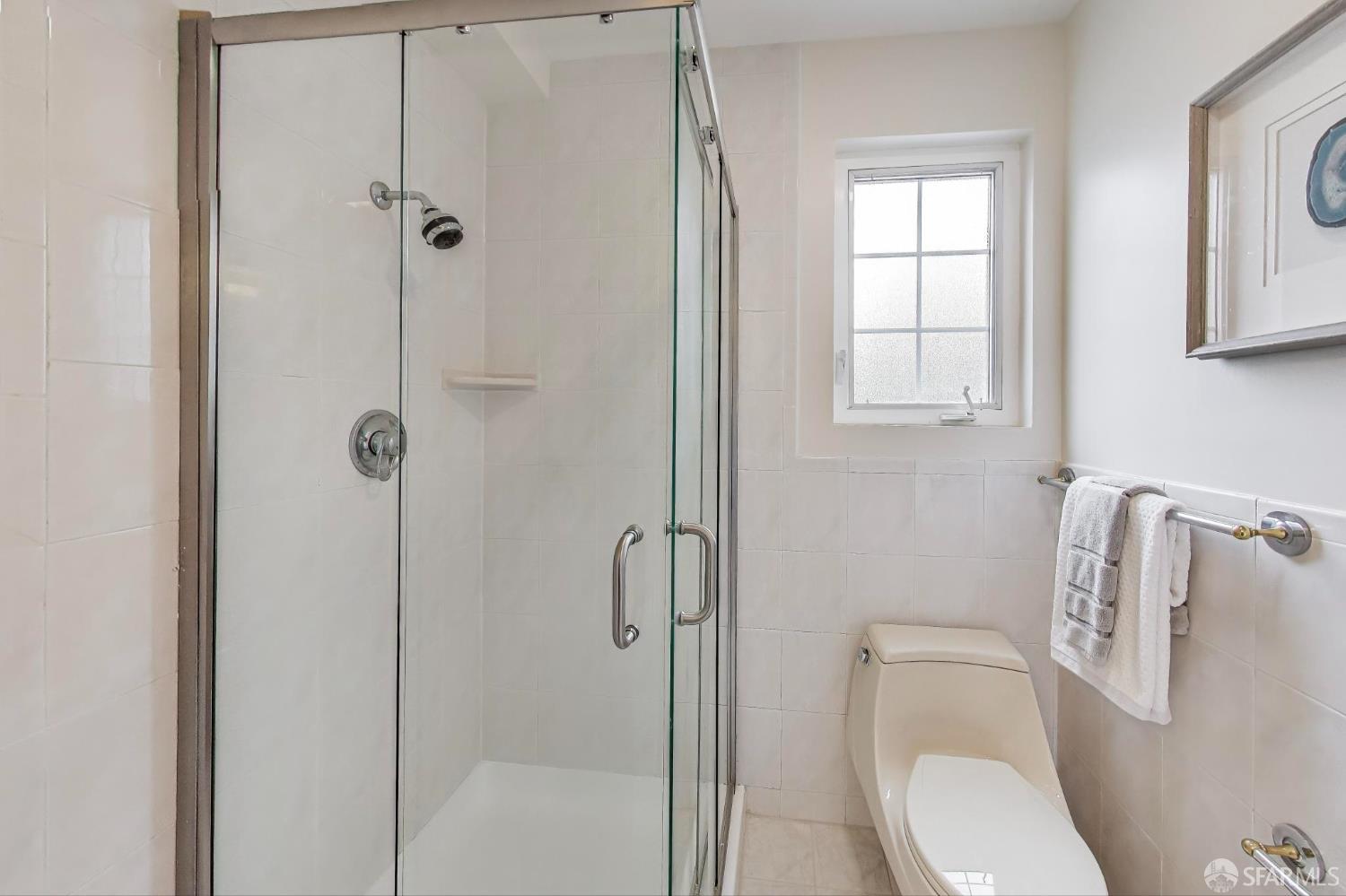 Detail Gallery Image 21 of 57 For 2826 Cabrillo St, San Francisco,  CA 94121 - 5 Beds | 5/1 Baths