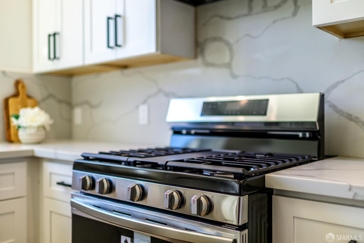 Detail Gallery Image 22 of 49 For 161 Laura St, San Francisco,  CA 94112 - 3 Beds | 3 Baths