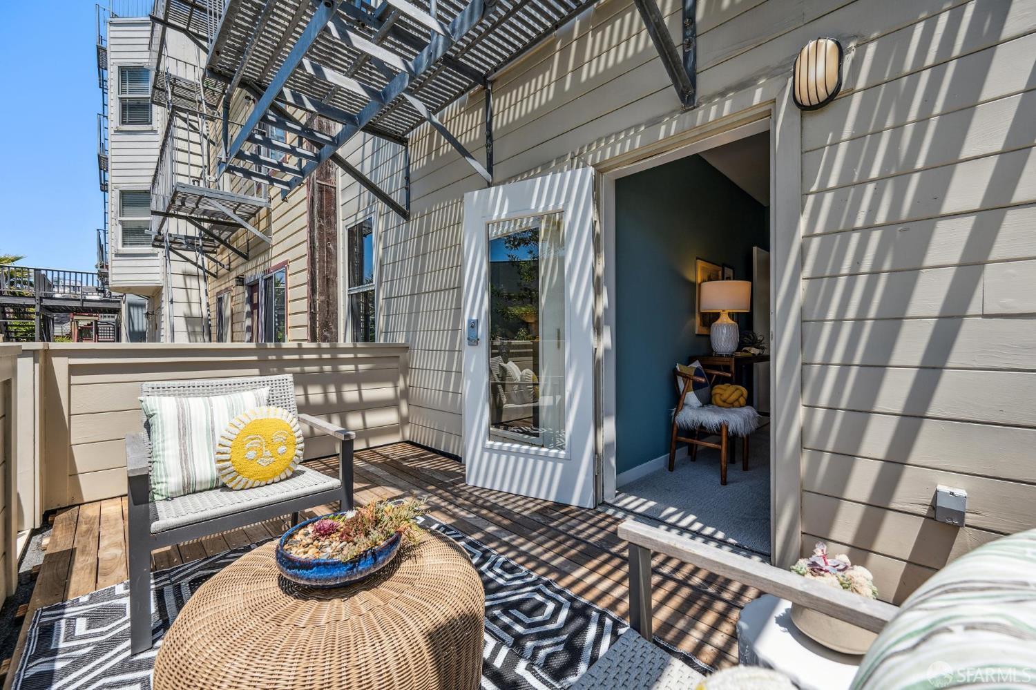 Detail Gallery Image 28 of 52 For 364 Shotwell St #101,  San Francisco,  CA 94110 - 3 Beds | 2 Baths