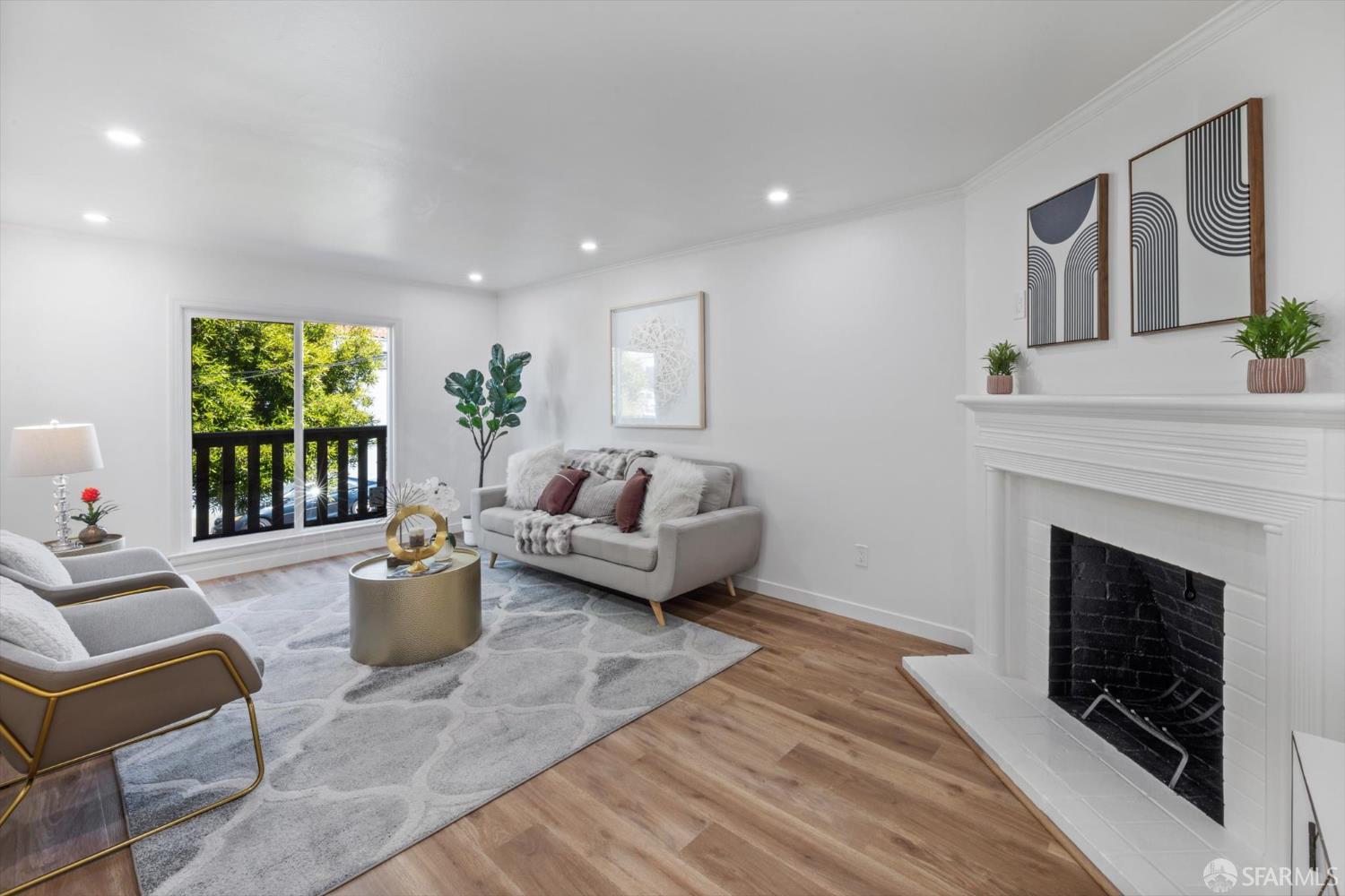 Detail Gallery Image 8 of 48 For 107 Venus St, San Francisco,  CA 94124 - 3 Beds | 2 Baths