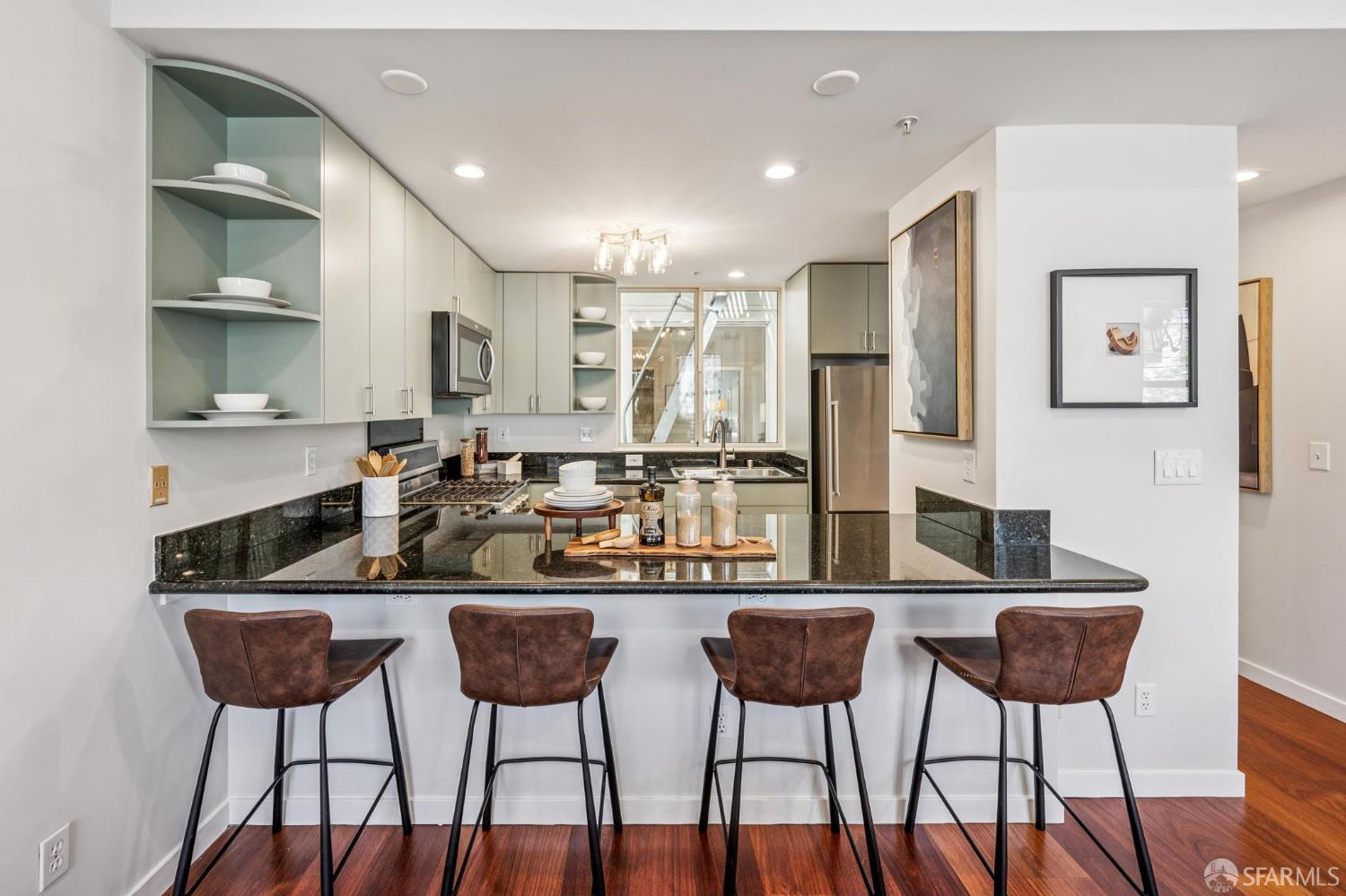 Detail Gallery Image 15 of 52 For 364 Shotwell St #101,  San Francisco,  CA 94110 - 3 Beds | 2 Baths