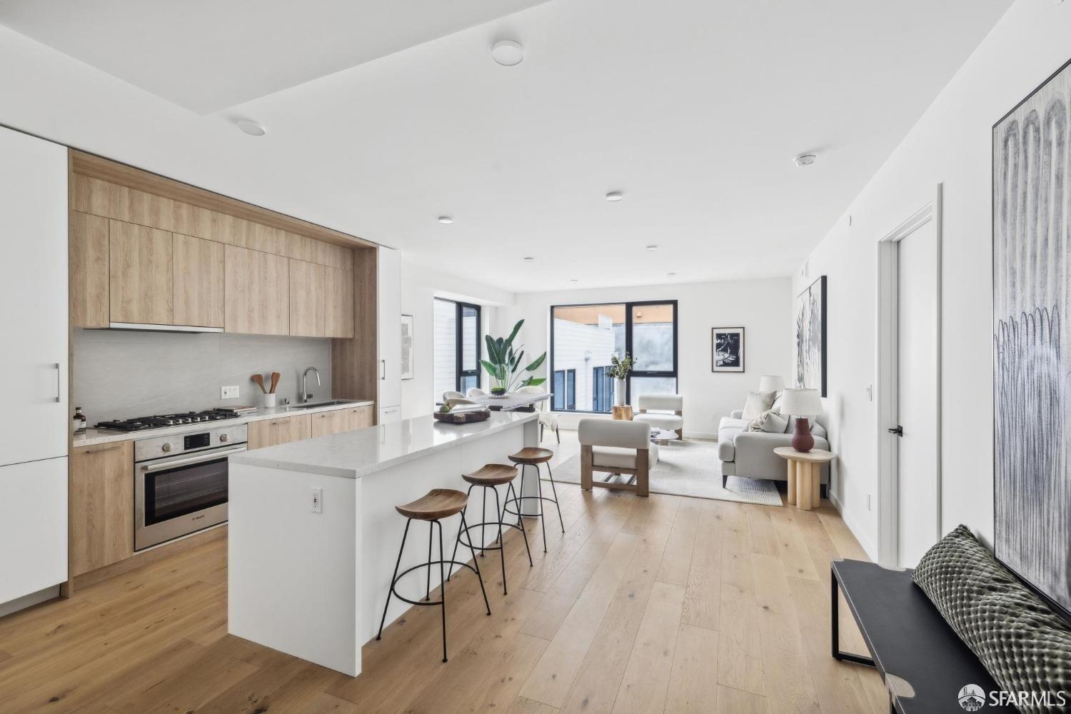 Detail Gallery Image 2 of 20 For 915 North Point St #J3,  San Francisco,  CA 94109 - 3 Beds | 2 Baths