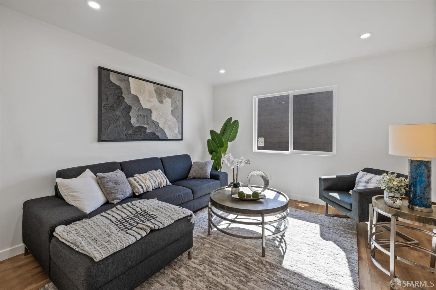 Detail Gallery Image 22 of 48 For 107 Venus St, San Francisco,  CA 94124 - 3 Beds | 2 Baths