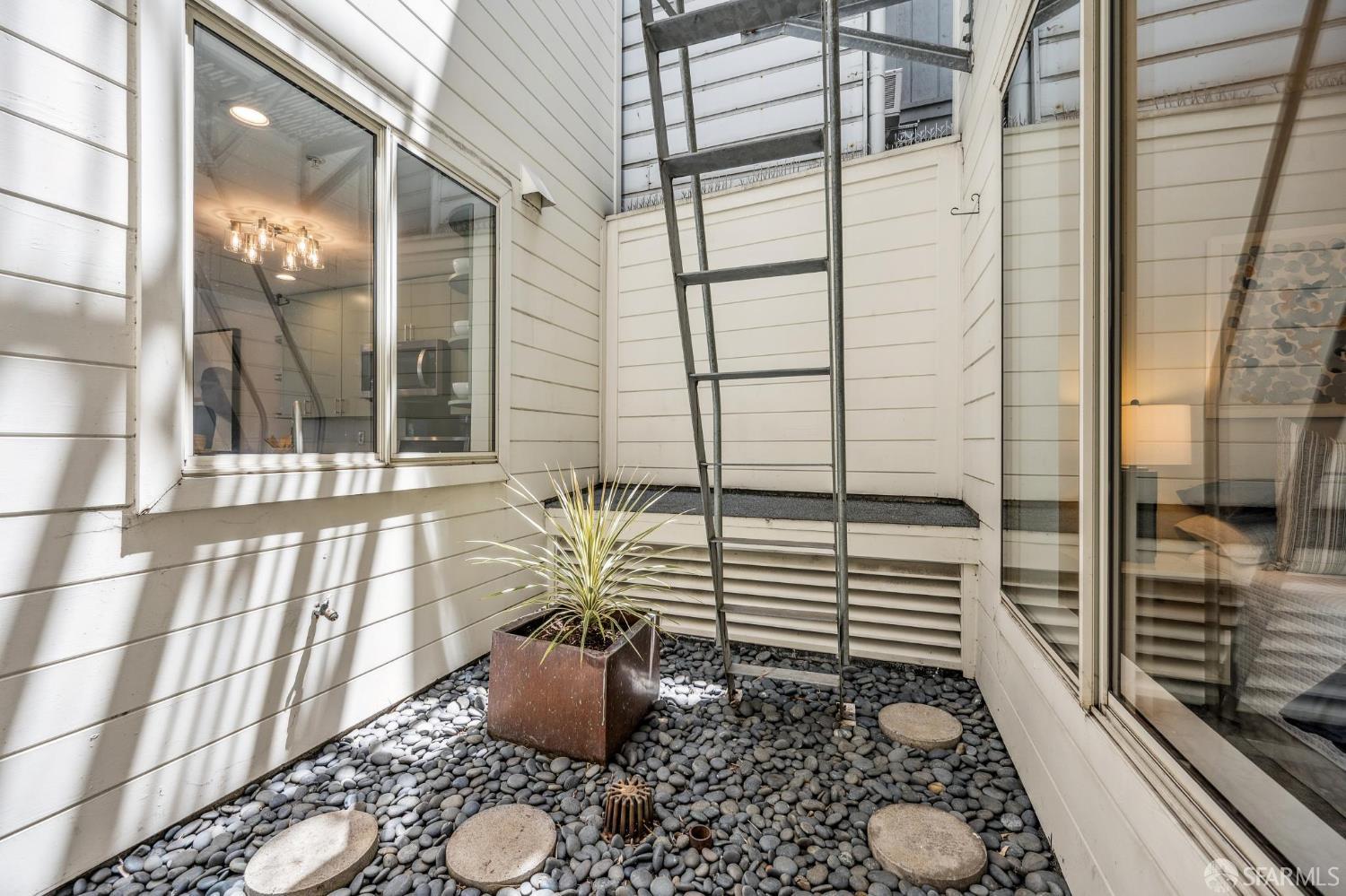 Detail Gallery Image 41 of 52 For 364 Shotwell St #101,  San Francisco,  CA 94110 - 3 Beds | 2 Baths
