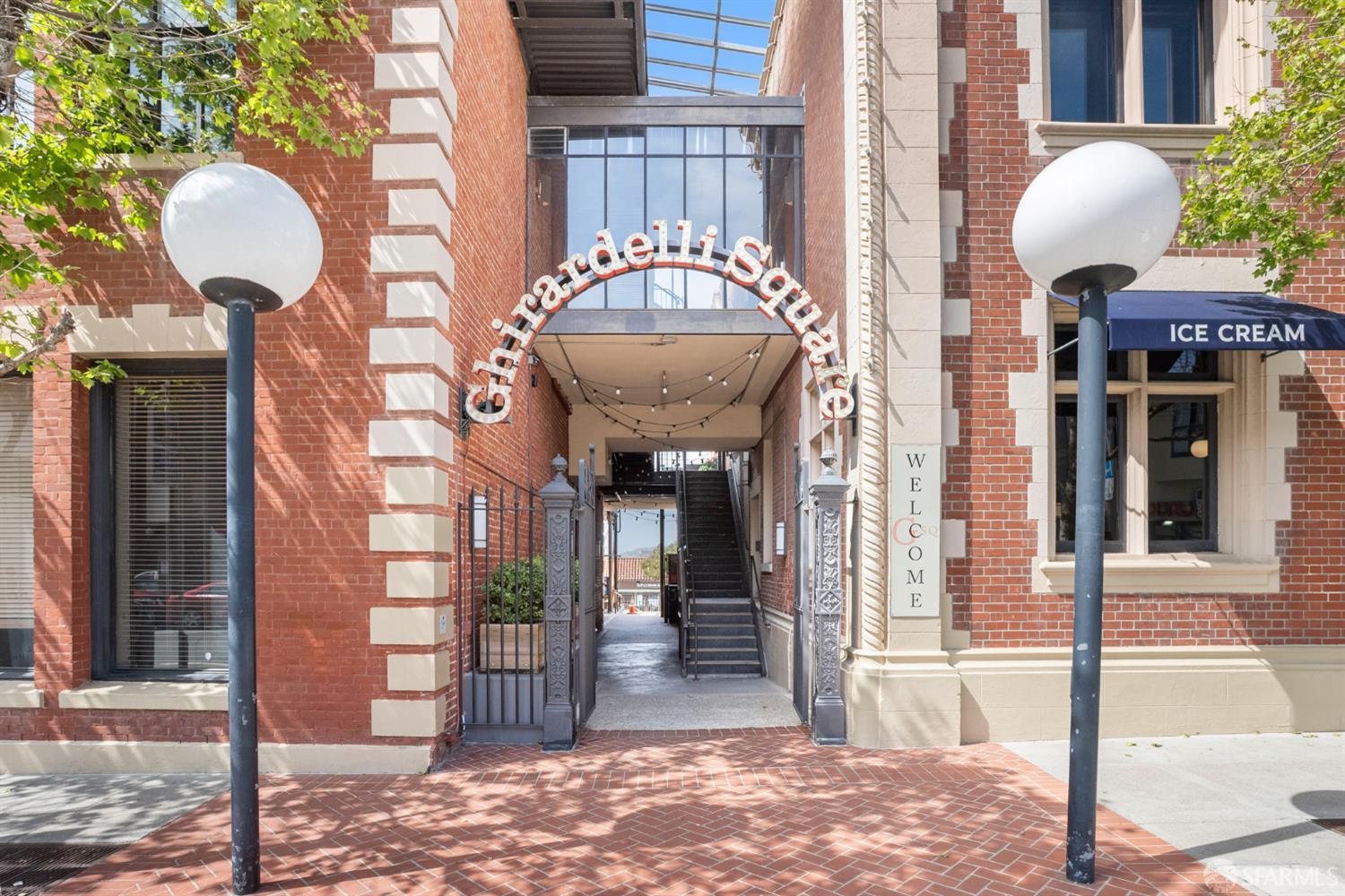 Detail Gallery Image 14 of 20 For 915 North Point St #J3,  San Francisco,  CA 94109 - 3 Beds | 2 Baths