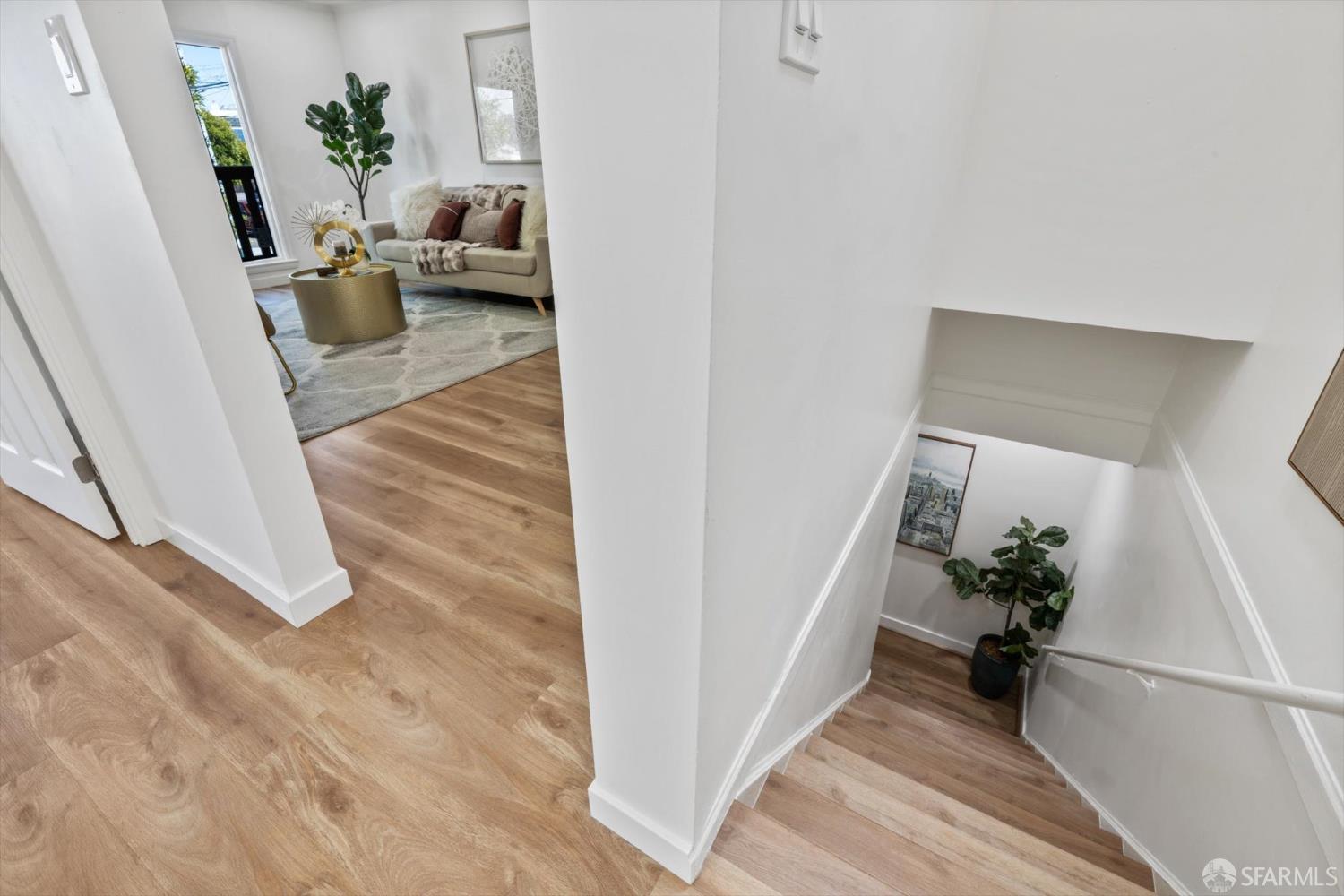 Detail Gallery Image 5 of 48 For 107 Venus St, San Francisco,  CA 94124 - 3 Beds | 2 Baths
