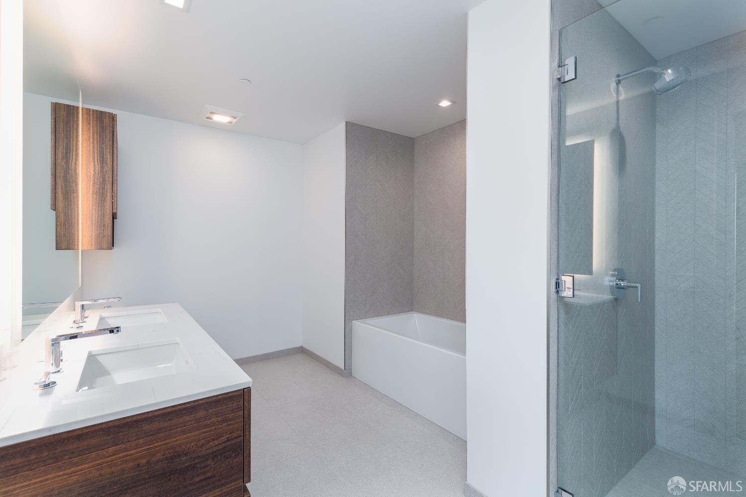 Detail Gallery Image 22 of 44 For 280 Spear St 28e,  San Francisco,  CA 94105 - 2 Beds | 2 Baths