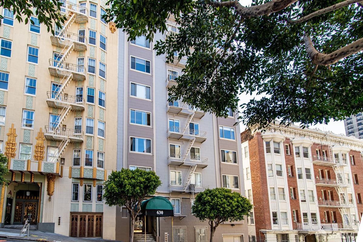 MLS: 425053290 Condo For Sale