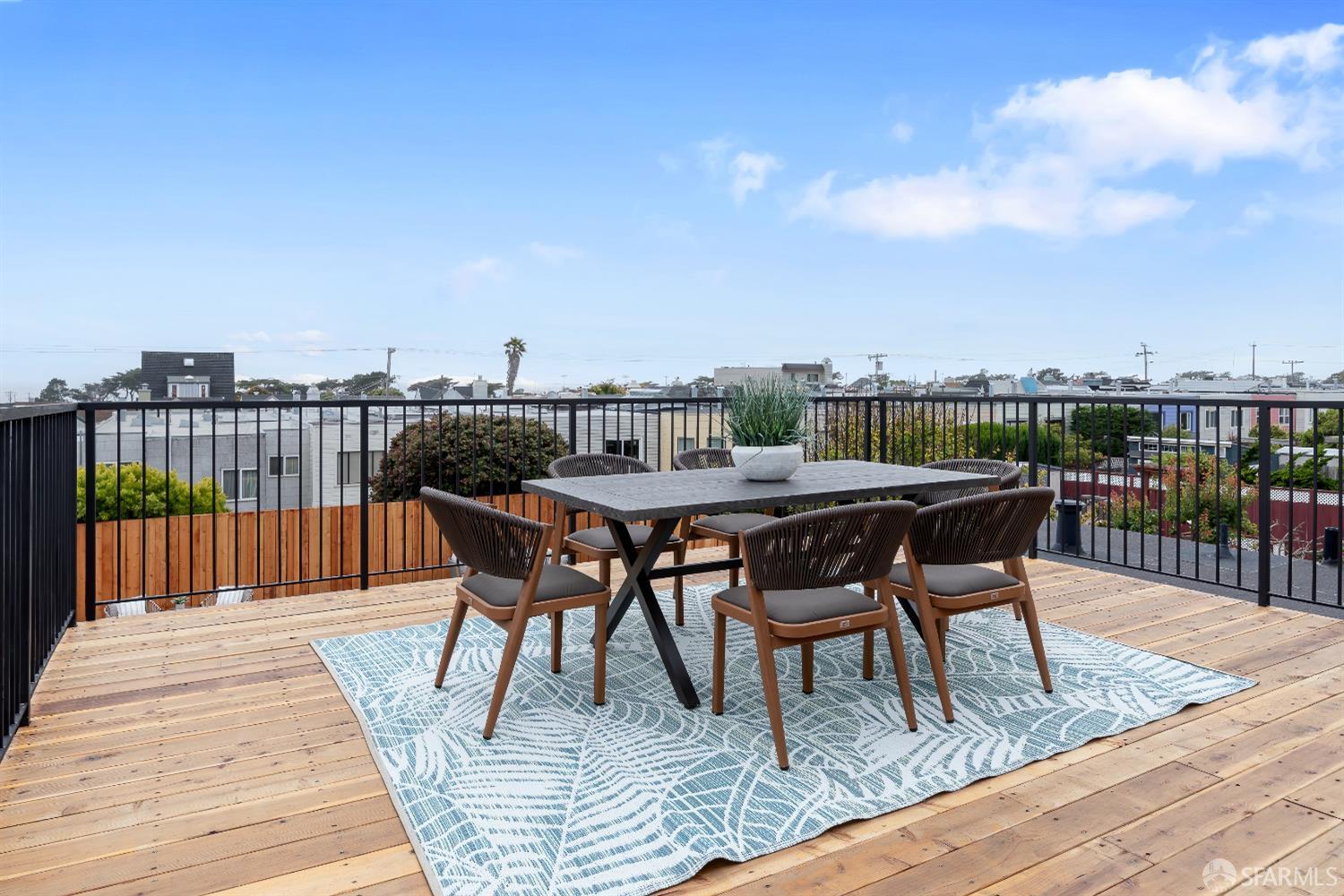 Detail Gallery Image 18 of 81 For 2277 33rd Ave, San Francisco,  CA 94116 - 4 Beds | 4 Baths