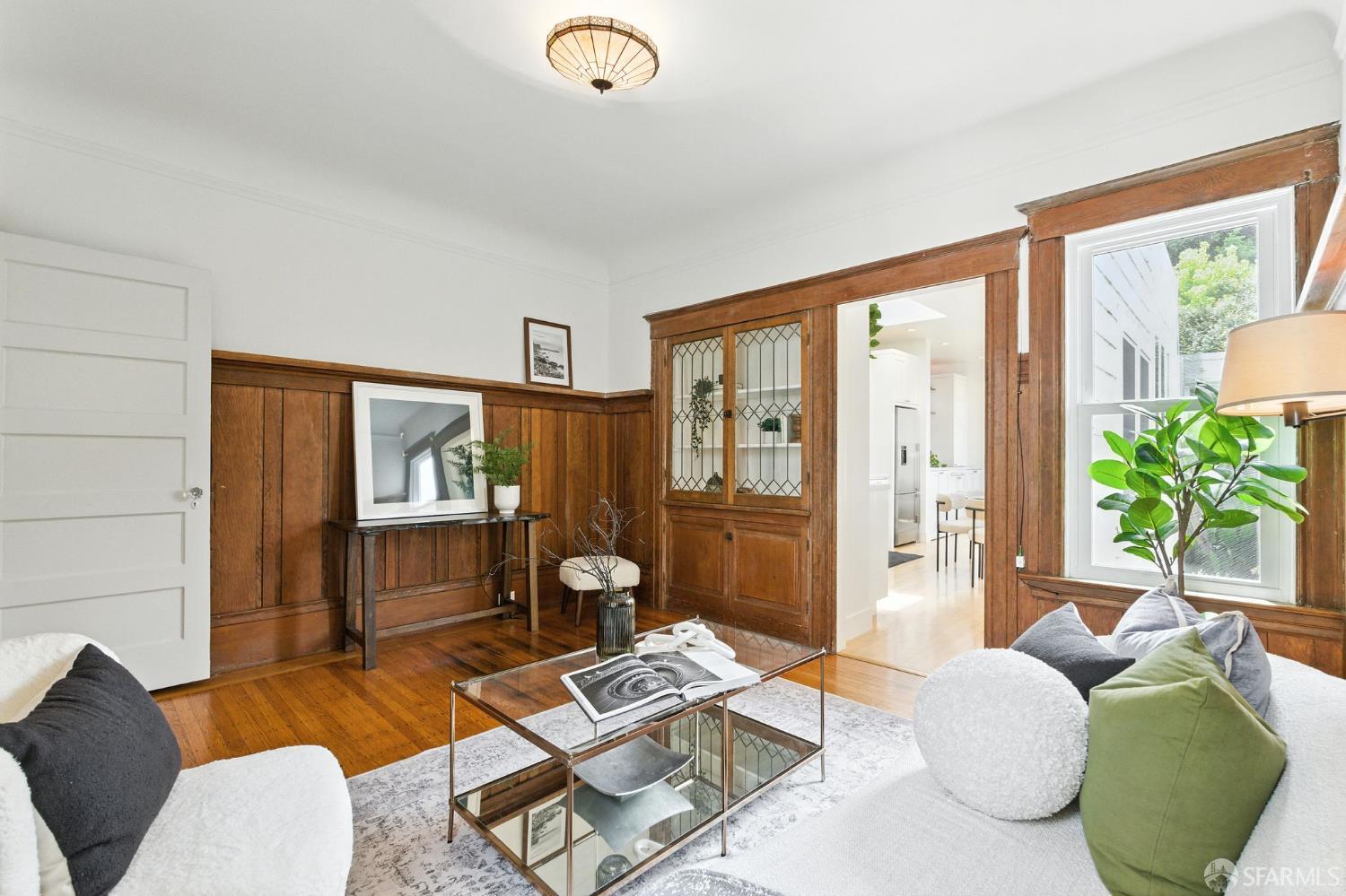 Photo #5: 425054876 Listing 