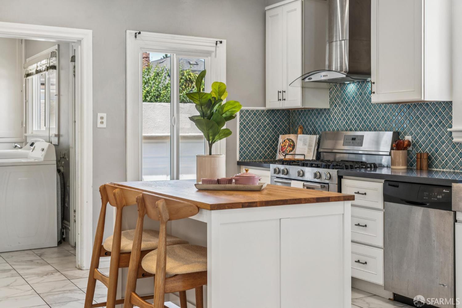 Detail Gallery Image 25 of 70 For 882 56th St, Oakland,  CA 94608 - 3 Beds | 2 Baths