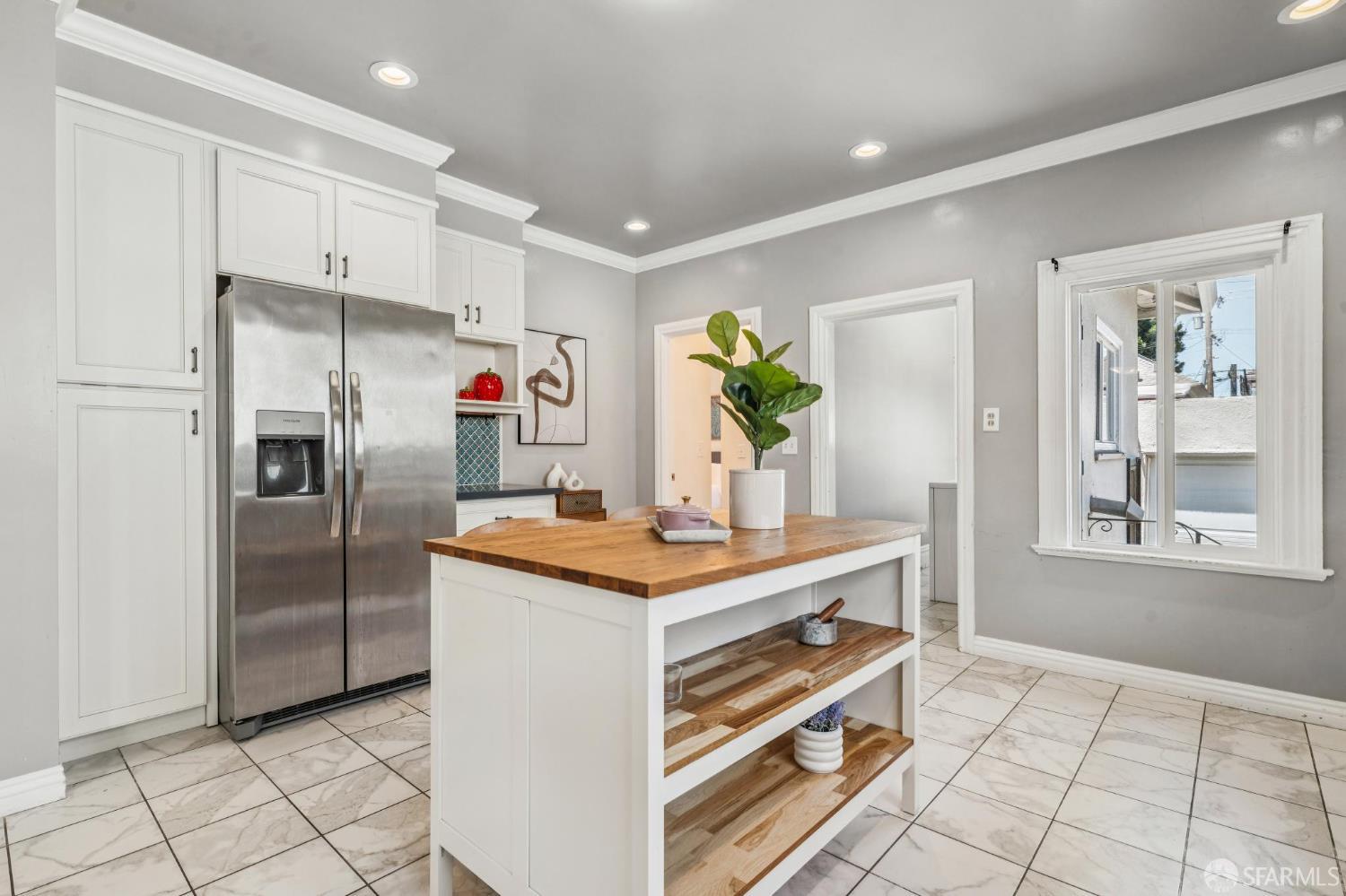 Detail Gallery Image 27 of 70 For 882 56th St, Oakland,  CA 94608 - 3 Beds | 2 Baths