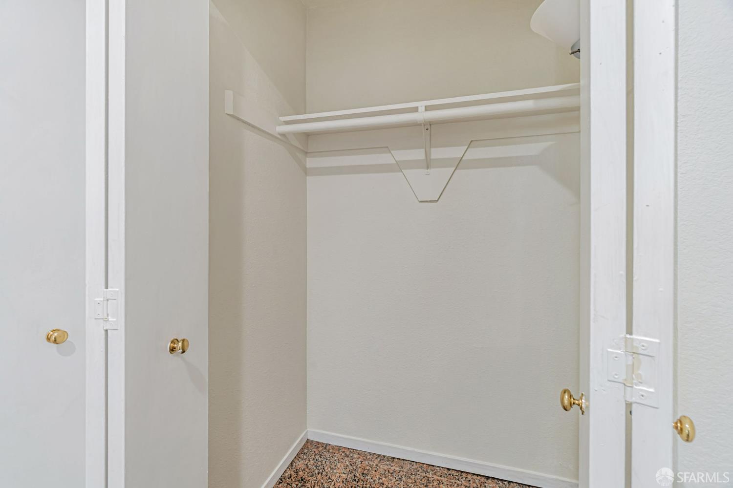 Photo #19: 425054912 Listing: Photo #19