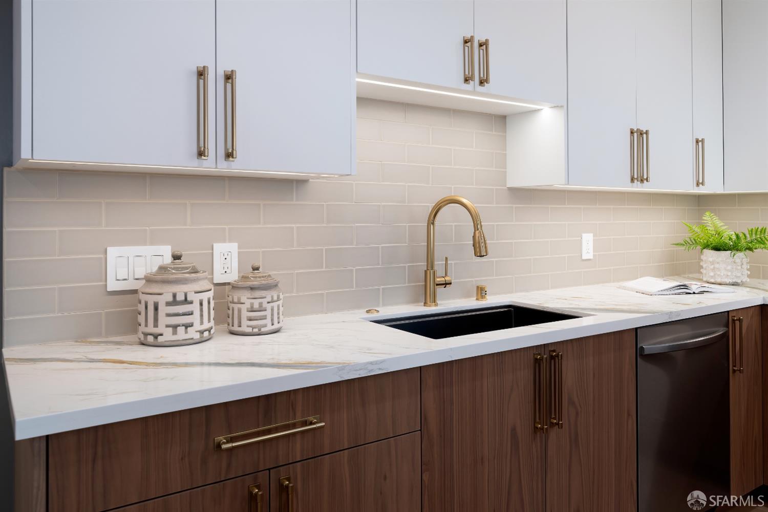 Detail Gallery Image 23 of 81 For 2277 33rd Ave, San Francisco,  CA 94116 - 4 Beds | 4 Baths