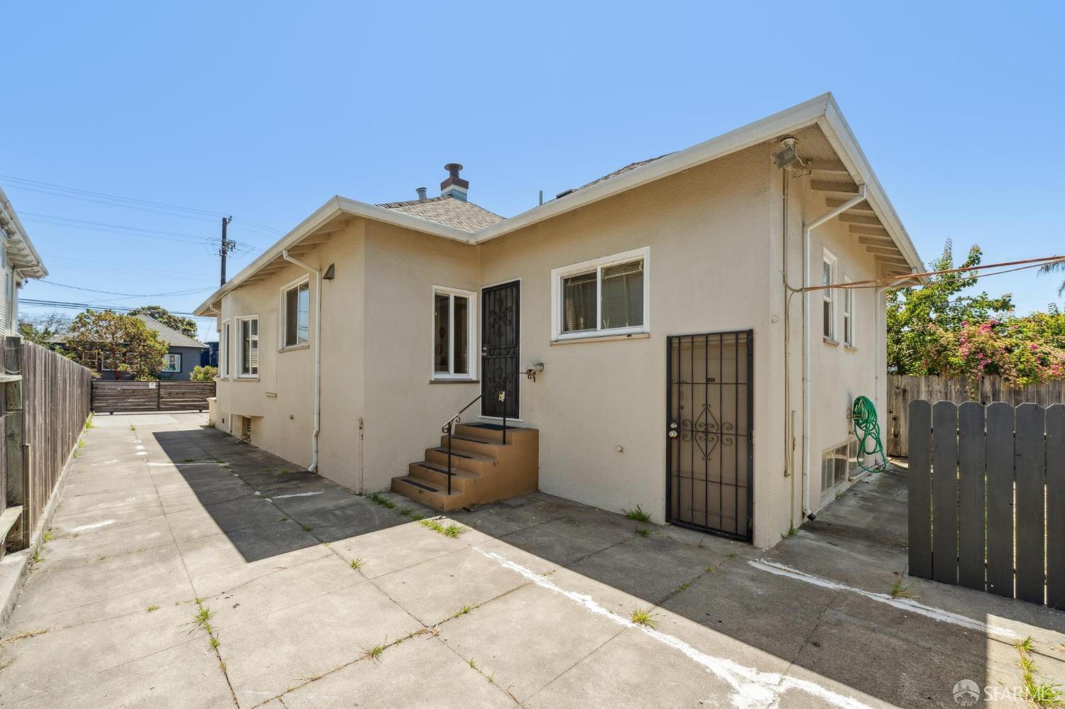 Detail Gallery Image 59 of 70 For 882 56th St, Oakland,  CA 94608 - 3 Beds | 2 Baths