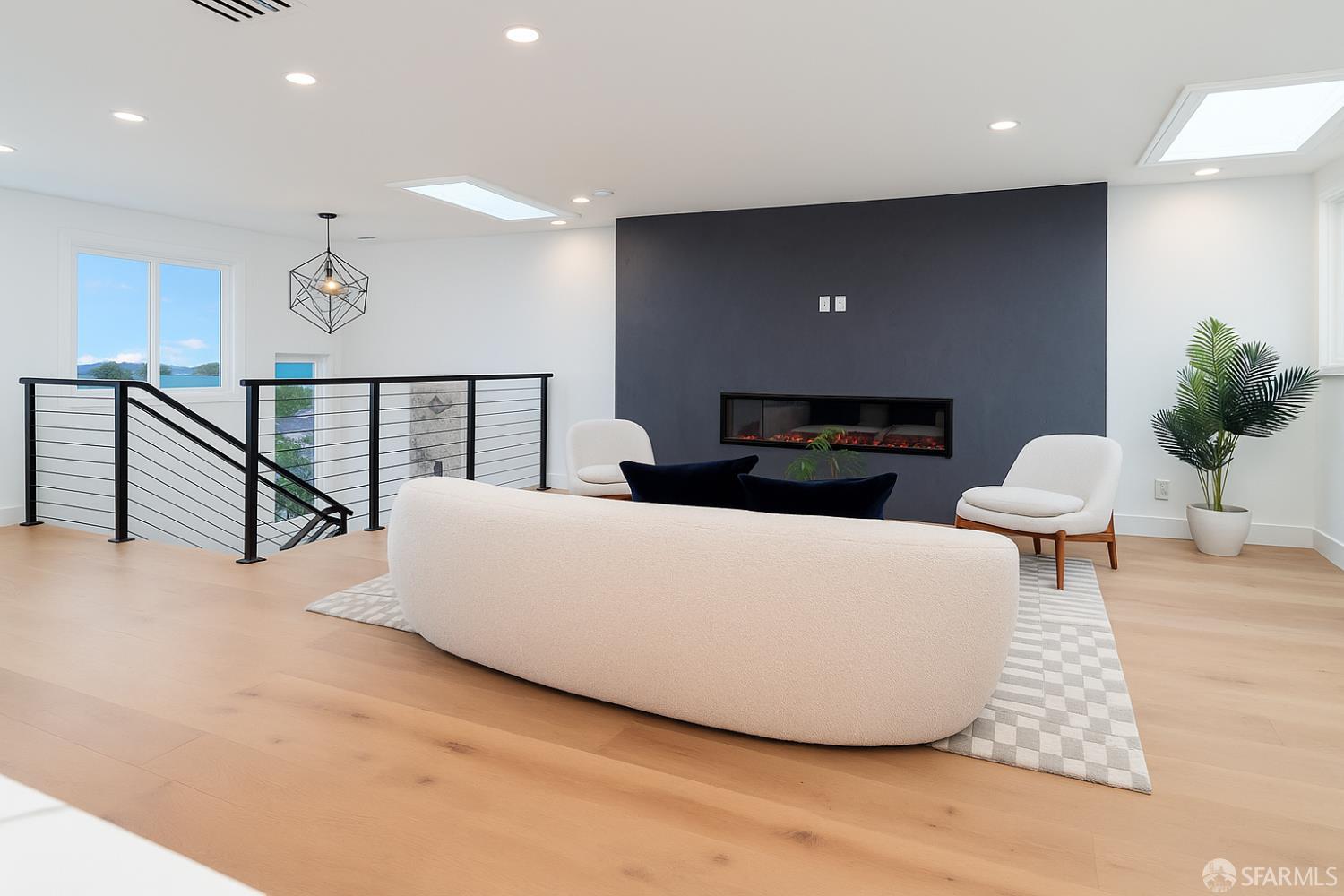 Detail Gallery Image 13 of 81 For 2277 33rd Ave, San Francisco,  CA 94116 - 4 Beds | 4 Baths