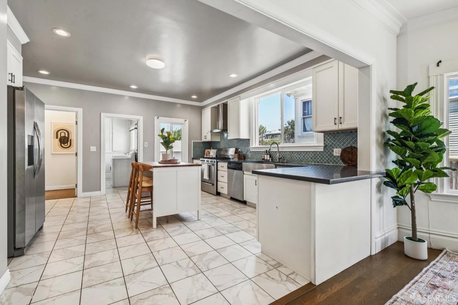 Detail Gallery Image 23 of 70 For 882 56th St, Oakland,  CA 94608 - 3 Beds | 2 Baths
