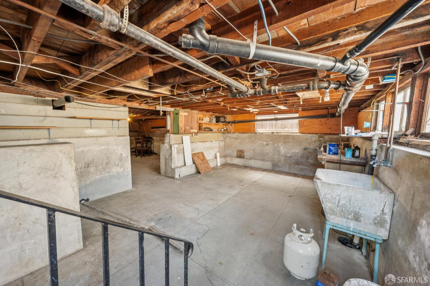 Detail Gallery Image 61 of 70 For 882 56th St, Oakland,  CA 94608 - 3 Beds | 2 Baths