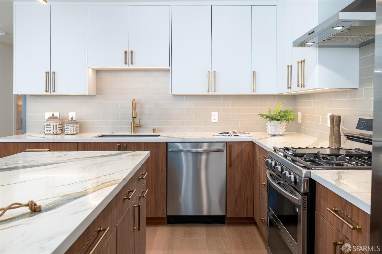 Detail Gallery Image 22 of 81 For 2277 33rd Ave, San Francisco,  CA 94116 - 4 Beds | 4 Baths