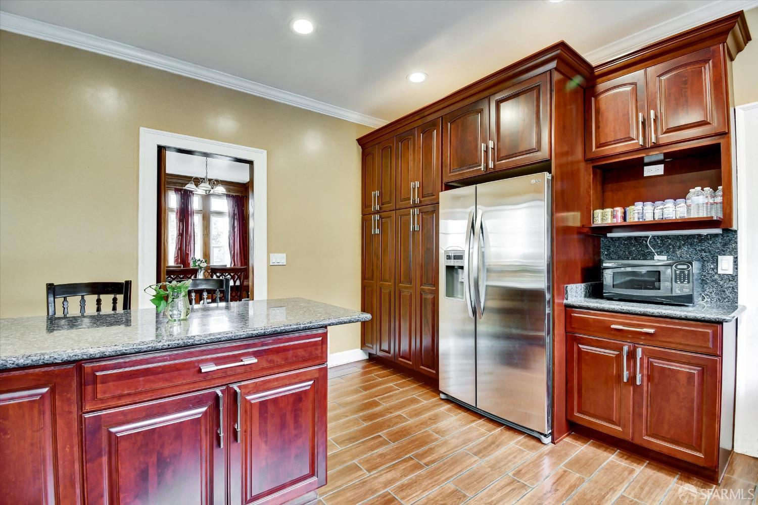 Detail Gallery Image 17 of 32 For 100 Sloat Blvd, San Francisco,  CA 94132 - 3 Beds | 3 Baths
