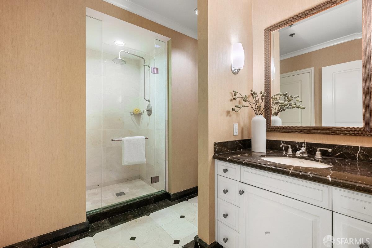 Photo #19: 425037993 Listing: Photo #19