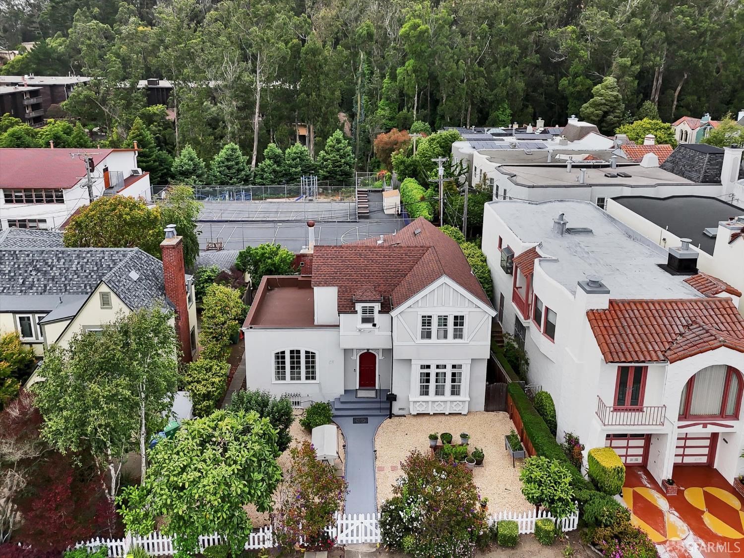 Detail Gallery Image 3 of 32 For 100 Sloat Blvd, San Francisco,  CA 94132 - 3 Beds | 3 Baths
